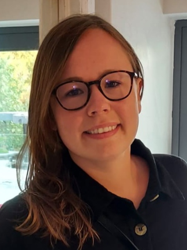  Emily Smith